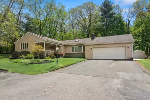 9 Birchwood Ter, Groveland, MA 01834