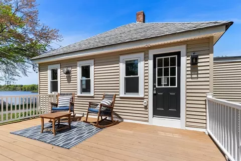 1 Batchelder Ave, North Reading, MA 01864