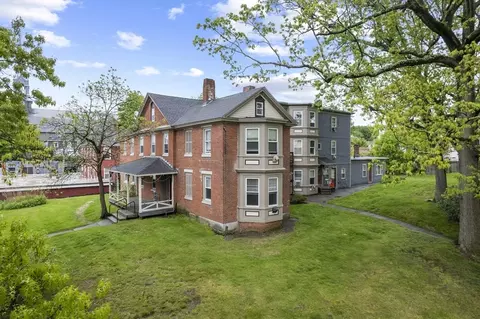 51 Prospect St, Webster, MA 01570