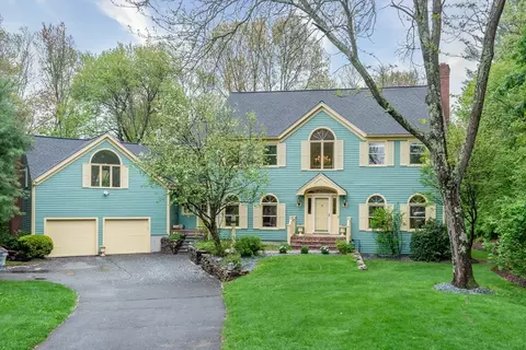 2 Everett Ter, Natick, MA 01760