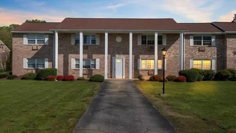 30 Washington Park Dr #2, Andover, MA 01810