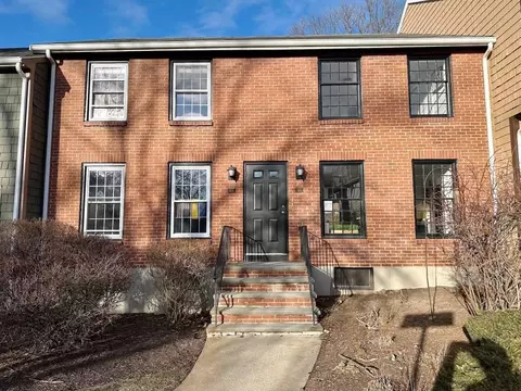 9 Gooseneck Ln #9, Swampscott, MA 01907