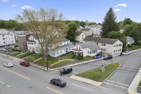 24-26 E Main St, Webster, MA 01570