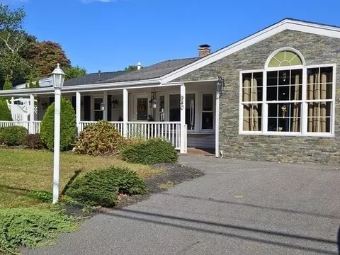 940 Court St, Brockton, MA 02302