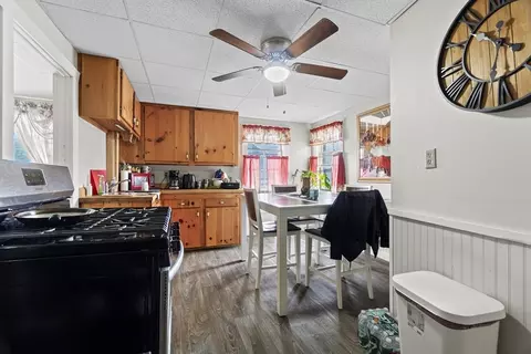 19 Park St, Webster, MA 01570 photo 4