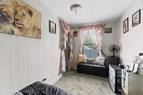 19 Park St, Webster, MA 01570 photo 8
