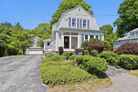 7 Warren Ave, Middleboro, MA 02346