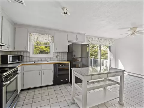 320 Pleasant St, Raynham, MA 02767 photo 6