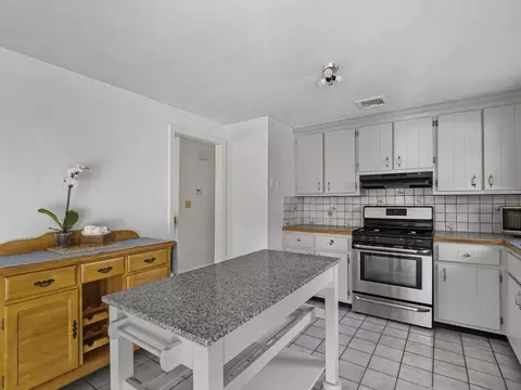 320 Pleasant St, Raynham, MA 02767 photo 7