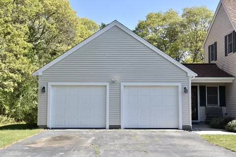 8 Great Rock Rd, Bourne, MA 02532 photo 5