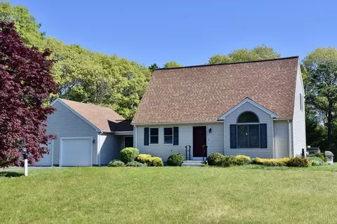 8 Great Rock Rd, Bourne, MA 02532