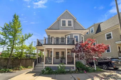 8 Asticou Rd #B, Boston, MA 02130