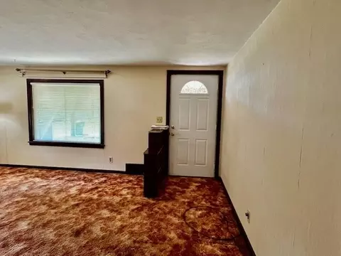 Living - 29 Barby Ave, Chicopee, MA 01020 photo 5 of 9