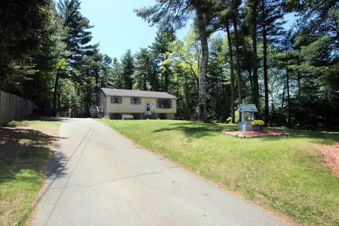 555 Plymouth St, Middleboro, MA 02346