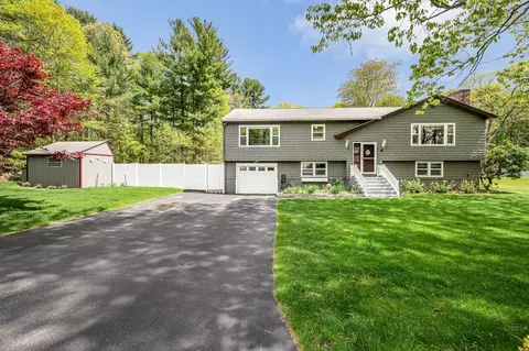 4 Pleasantview Ave, Tyngsborough, MA 01879