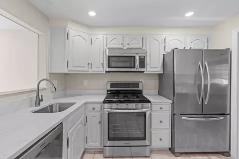 38 Joyce Rd, Framingham, MA 01701 photo 9