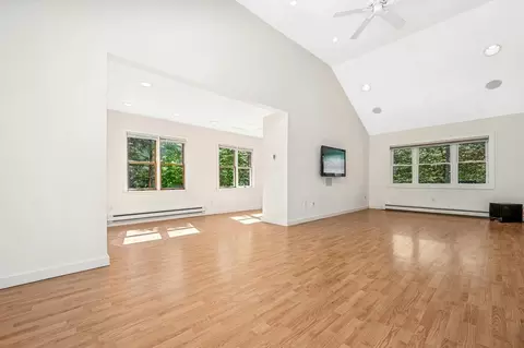 25 Warren St, Upton, MA 01568 photo 15