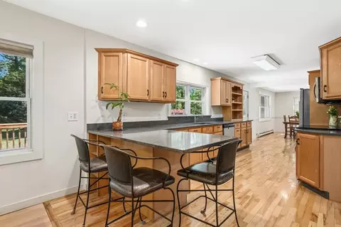 25 Warren St, Upton, MA 01568 photo 8