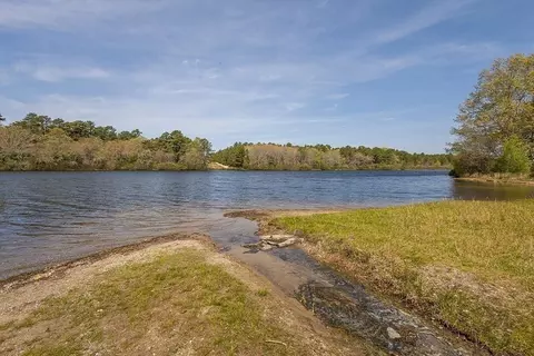 View/Area - 6 Peaceful Ln, Wareham, MA 02538 photo 2 of 2