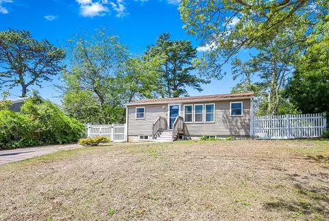 6 Peaceful Ln, Wareham, MA 02538