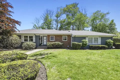 16 Chilton Rd, Brockton, MA 02301