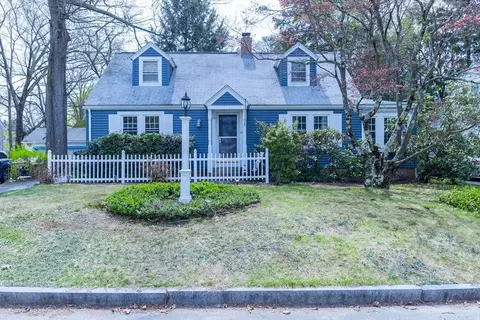 25 Hazen St, Springfield, MA 01119