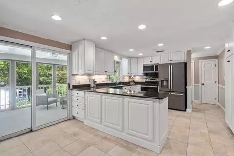 48 Pine Hill Dr, Walpole, MA 02081 photo 11