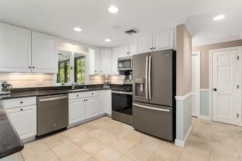 48 Pine Hill Dr, Walpole, MA 02081 photo 12