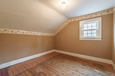 Bedroom - 13 Everett St, Easthampton, MA 01027 photo 2 of 7