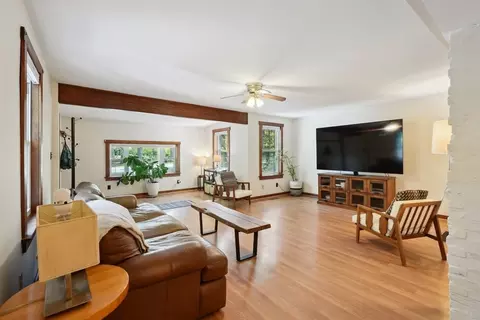 255 Riverneck Rd, Chelmsford, MA 01824