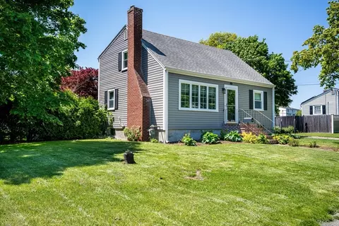 55 Huggins Rd, Rockland, MA 02370