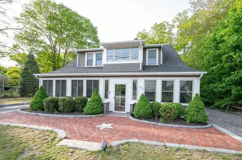 272 County St, Seekonk, MA 02771