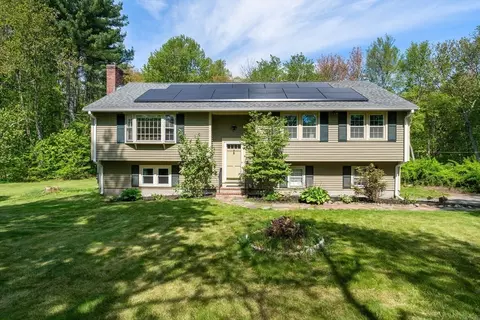 75 Granite St, Medfield, MA 02052
