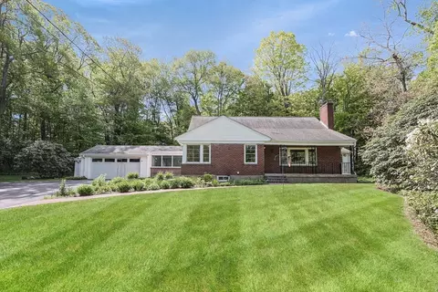 275 Singletary Ln, Framingham, MA 01702
