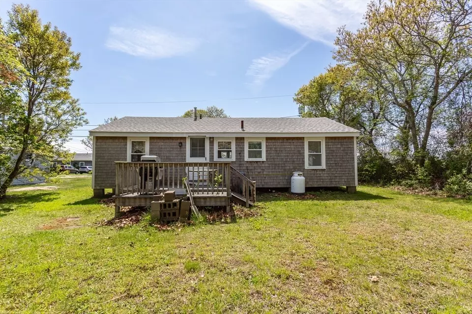 Exterior - 23 Balsam St, Fairhaven, MA 02719 photo 7 of 8