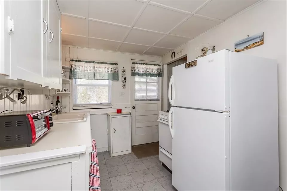 Kitchen - 23 Balsam St, Fairhaven, MA 02719 photo 2 of 3