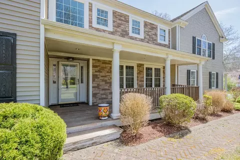 22 Dogwood Dr, Forestdale, MA 02644