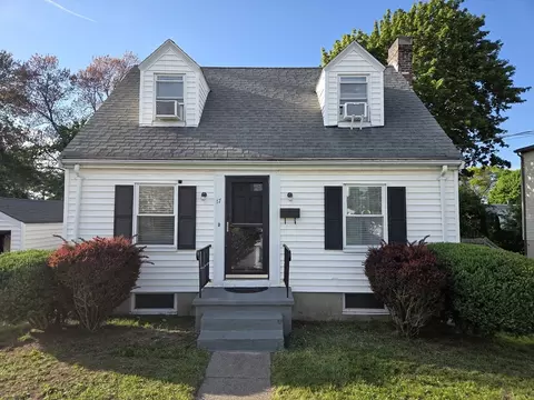 17 Hills St, Randolph, MA 02368