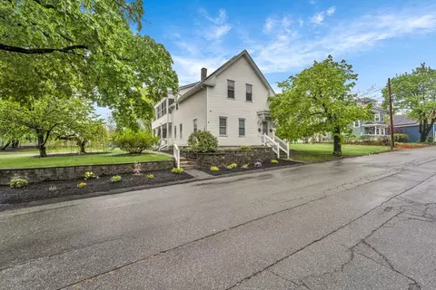 21 Smith St, Fitchburg, MA 01420