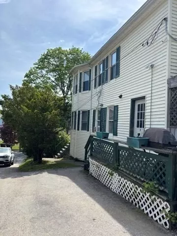 14 1st Ave, Dudley, MA 01571