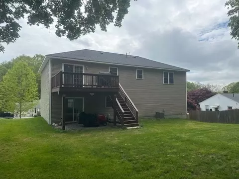 Exterior - 23 Stoneleigh Rd, Worcester, MA 01606 photo 3 of 5