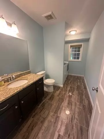 Entry Way - 23 Stoneleigh Rd, Worcester, MA 01606 photo 4 of 6