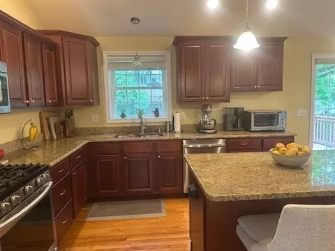 Kitchen - 23 Stoneleigh Rd, Worcester, MA 01606 photo 4 of 5