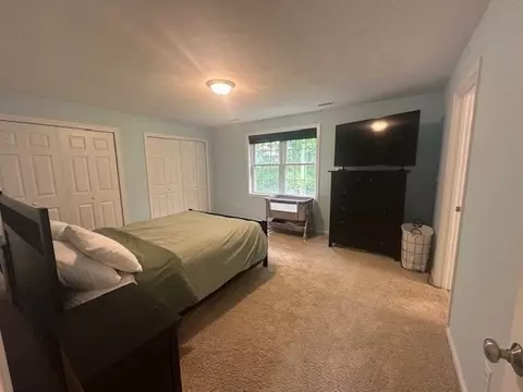 Bedroom - 23 Stoneleigh Rd, Worcester, MA 01606 photo 1 of 6