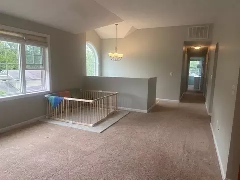 Living - 23 Stoneleigh Rd, Worcester, MA 01606 photo 1 of 5