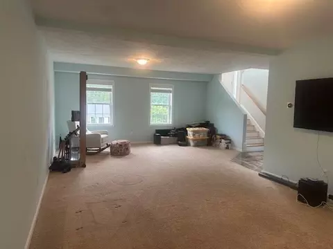 Living - 23 Stoneleigh Rd, Worcester, MA 01606 photo 5 of 5