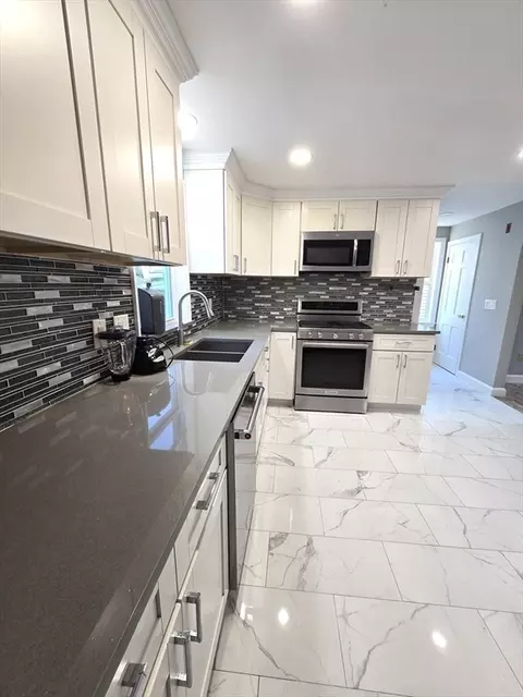 107 Swan St, Everett, MA 02149 photo 11