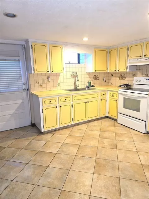 107 Swan St, Everett, MA 02149 photo 26