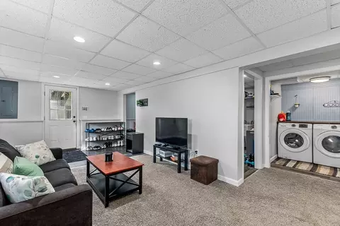 486 Leonard St, Raynham, MA 02767 photo 7