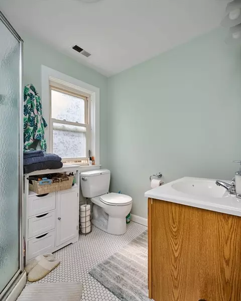 46 Garfield Ave, Easthampton, MA 01027 photo 24